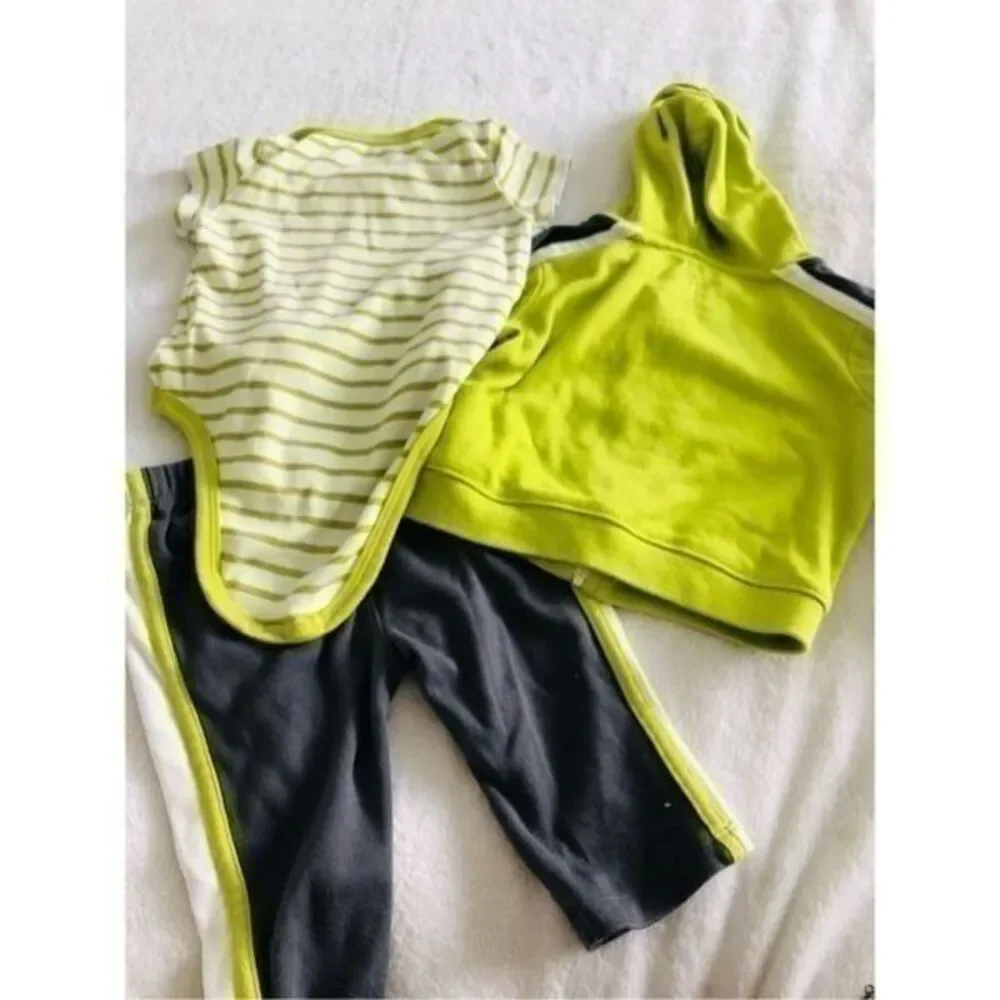 Puma baby 3-6 month 5once, 1 sweater, 1 sweatpants, multi color, 7pc vivid color